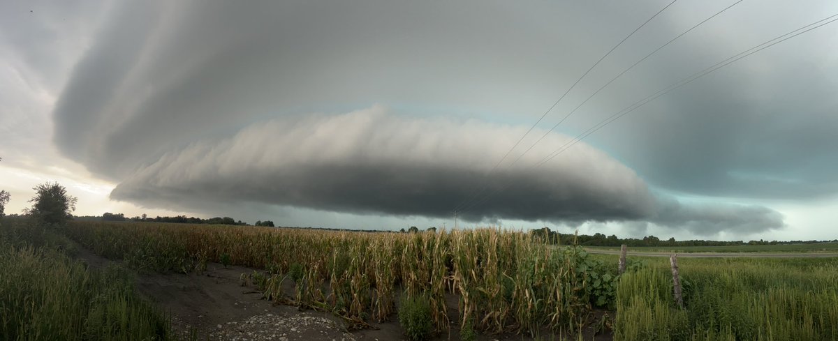 stormchaseguy's tweet photo. Supercell near Gridley KS this evening @KSHB41 @JeffPennerKSHB @MikeNiccoKSHB41 @NWSTopeka #kswx #supercells https://t.co/1iygZm5A62