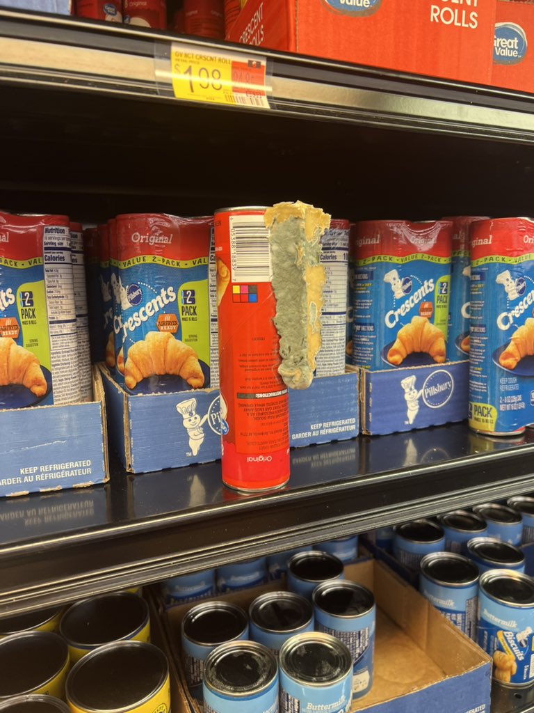 zombeetvv's tweet photo. hey @Walmart you wanna explain this? #wtf (yes that is all mold) https://t.co/2xefFed2od