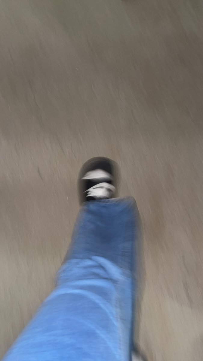ry_anal's tweet photo. my life is just soooo alanis morissette
like one hand in my pocket the other one giving a peace sign https://t.co/41w9qyAGjc