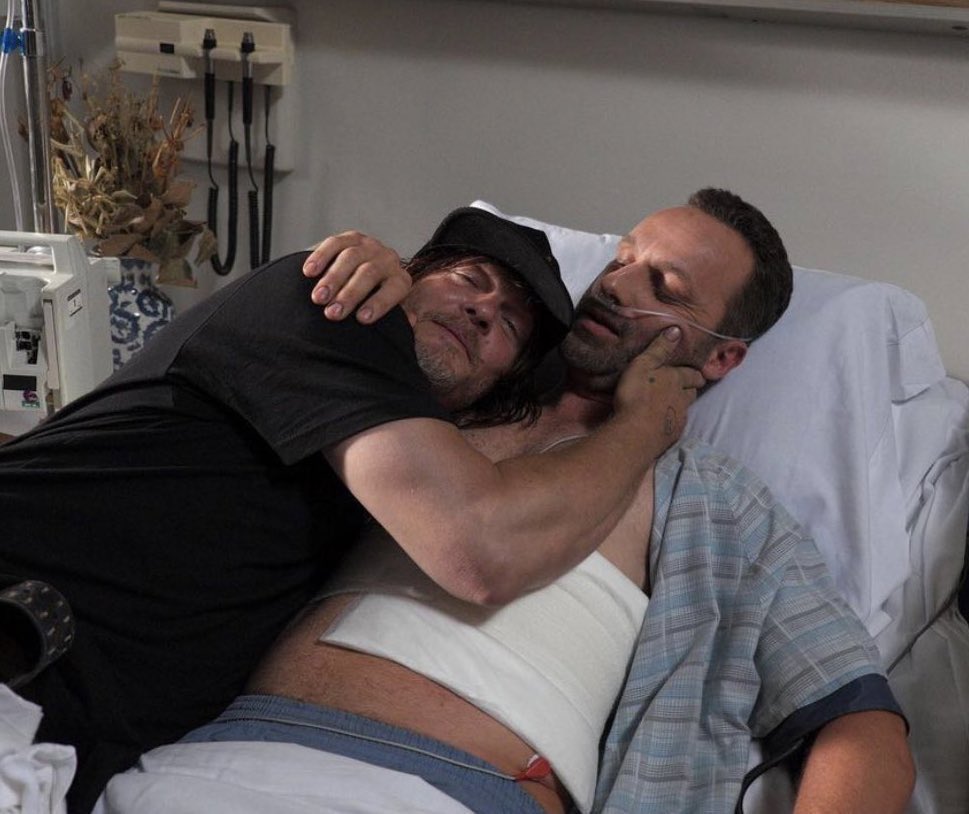 they are the definition of friendship goals. that’s it. that’s the fuckin tweet.