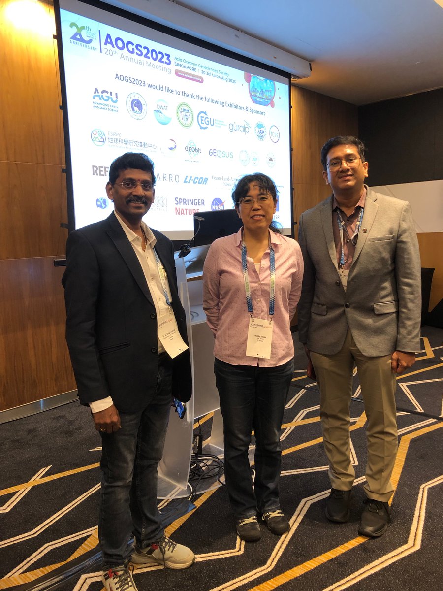 lupex_jaxa's tweet photo. At #AOGS , we also met with ISRO officials✨
From left, Dr. K. Durga Prasad (ISRO experiment PRATHIMA team lead), Prof. Ohtake, and Dr. Tirtha Pratim Das (Director of the Space Science Programme at ISRO HQ).
We shared the status of the LUPEX mission study and discussed opportunities for collaboration on lunar hydration science from Ch-2 data.
