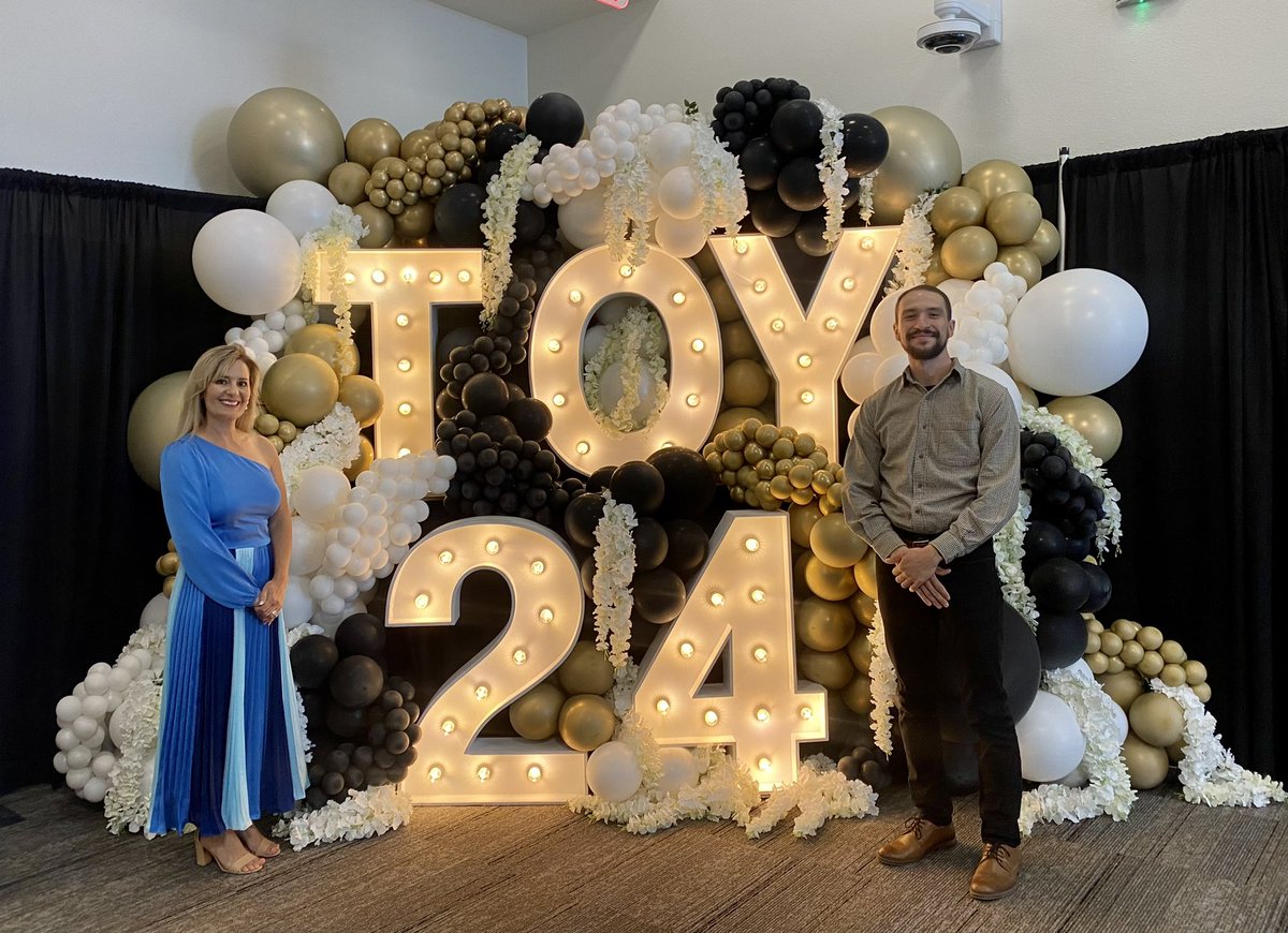 hillery_smith's tweet photo. It was a special night honoring @ELPASO_ISD TOY Dianna Ferriter at the Region 19 Gala! Thank you for inspiring and empowering students to thrive! 🩵 @RiveraElemEPISD 
#BEEXTRAORDINARY https://t.co/91anBeHTzs