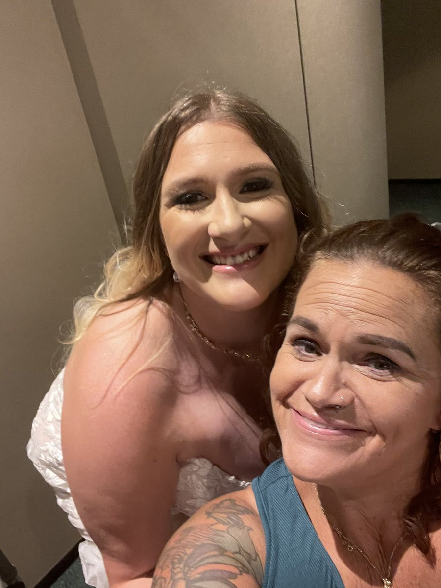 sugamama316's tweet photo. I’m so happy for my niece! She’s been through so much this past year, she lost her 3yo son, and her Father. Friday she was finally able to marry her best friend ❤️🫶🏼 #forevercarter https://t.co/YC5axNjV3C