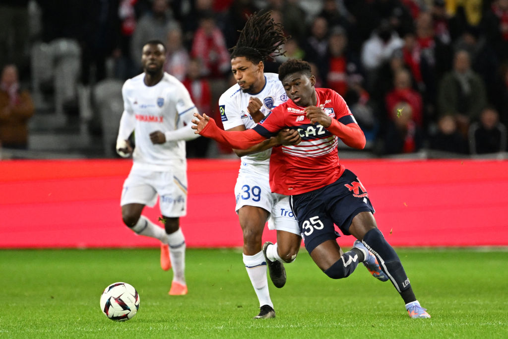 FabrizioRomano's tweet photo. Brighton have opened talks with Lille to sign 2004 top talented centre back Carlos Baleba. Negotiations have already started 🔵✨ #BHAFC

Not an easy deal but Brighton appreciate Baleba as talent for present and future. https://t.co/tldYJbrNFP