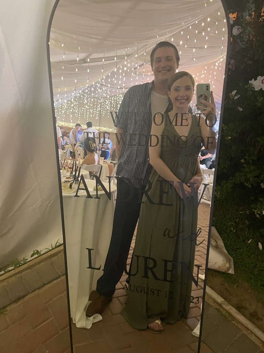 assssh1027's tweet photo. My girl got married 🥂💍❣️ https://t.co/cY5FN10Ylr
