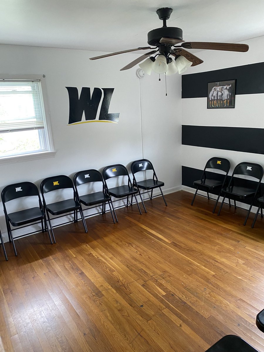 Superb few days for us in USA 🇺🇸 travelling out with Barney for start of uni and football scholarship with NCAA Div 2 pre-season getting underway tomorrow ⚽️💪
#wlumsoccer
#letsgohilltoppers
#GSR