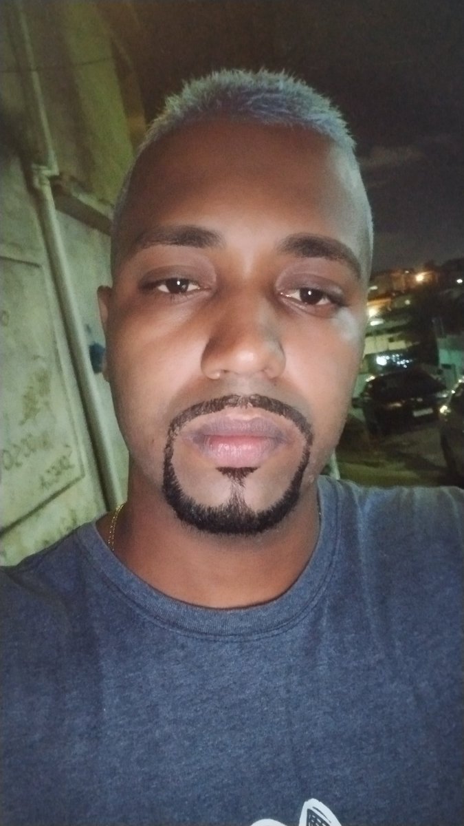 👨🏾‍🦳