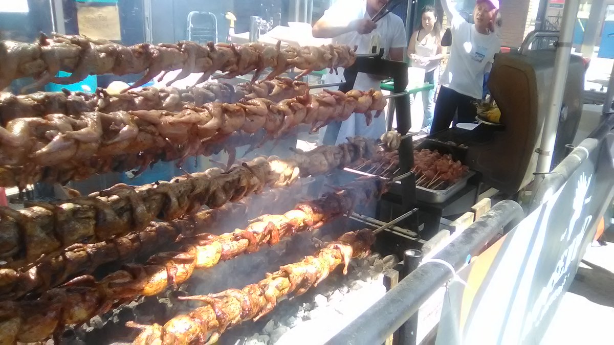 phijimchan's tweet photo. Taste of the Danforth.. the food and the people. @tasteofdanforth #TasteOfTheDanforth in #Toronto https://t.co/ZlWlyMNjaS