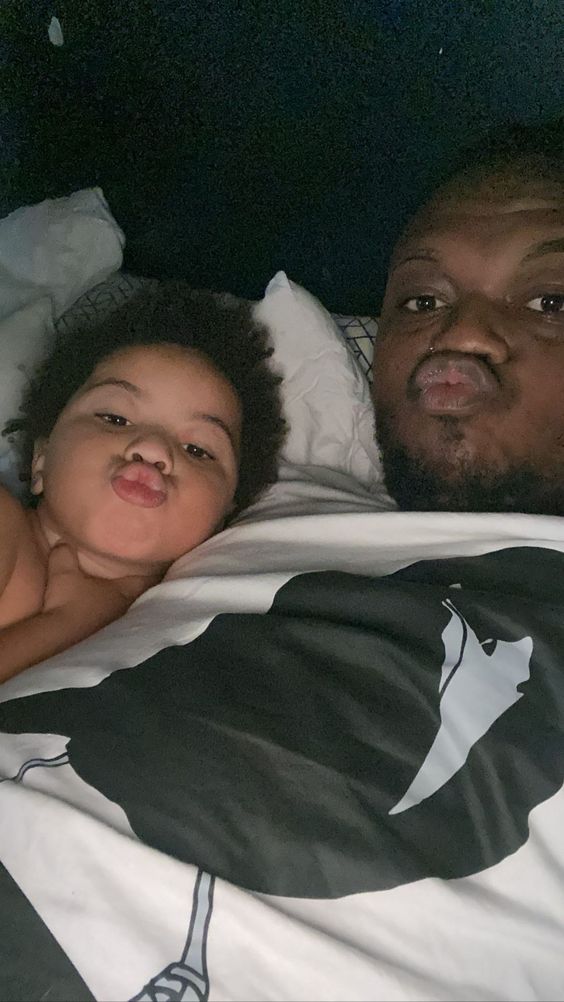 rmxprg's tweet photo. hoje é o seu dia paizão! Embora isso aqui n caracterize um laço de sangue, você é minha familia, é o que realmente nunca soltou minha mão. Celebra teu dia que você merece, eu te amo e feliz dia dos pais. @jxcknsk https://t.co/ZxLouS7uEd