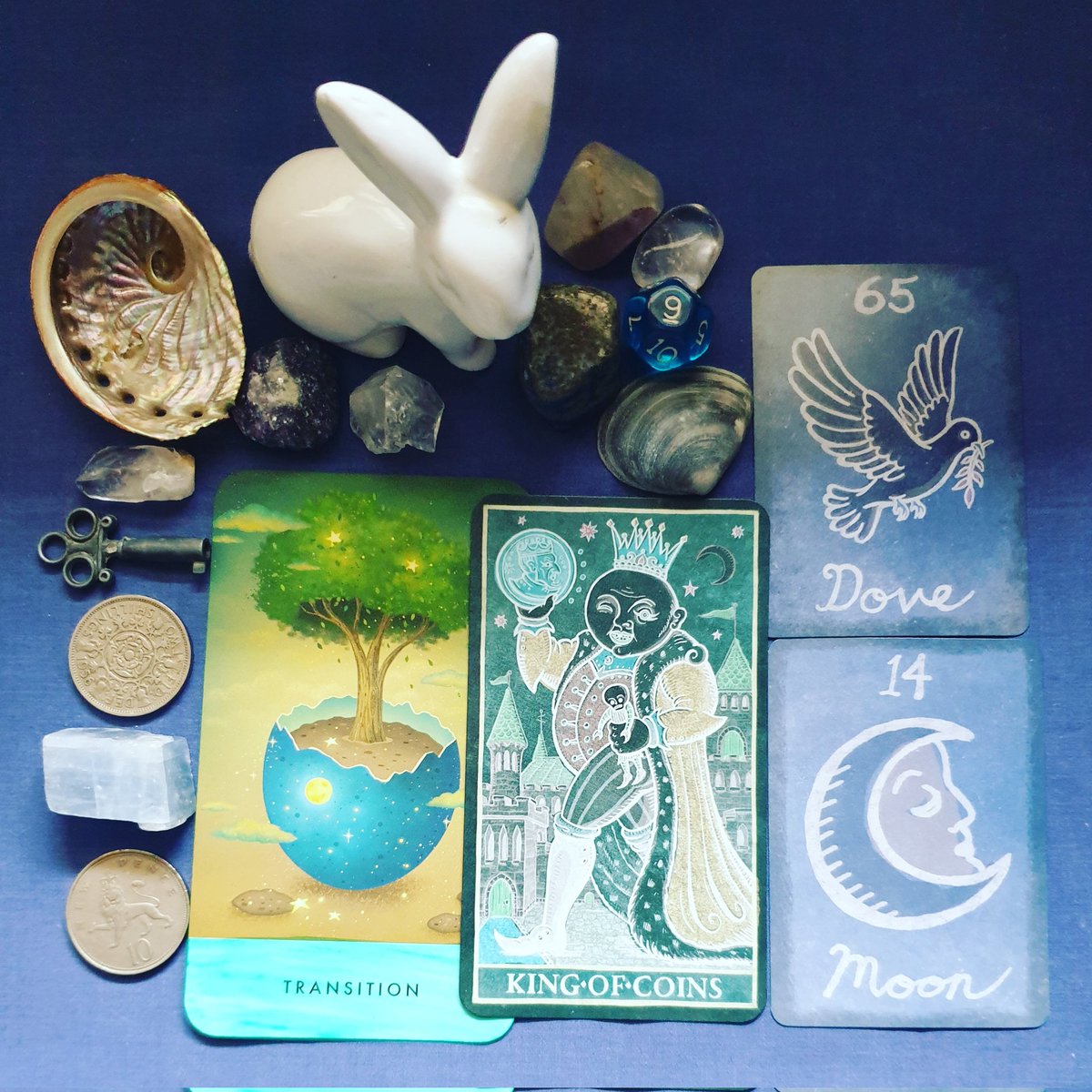 WOracles's tweet photo. #tarotdiarydaily
🔮Silver witchcraft tarot
🔮Dream Ritual oracle
Contact me whiterabbitoracles1313@gmail.com For your paid private reading
I will never solicit readings in your DMs
#followthewhiterabbit
#tarotreaderofX
#intuitvetarotreadings
#tarotcomunity
#cartomancer https://t.co/6HNLSwp6pW