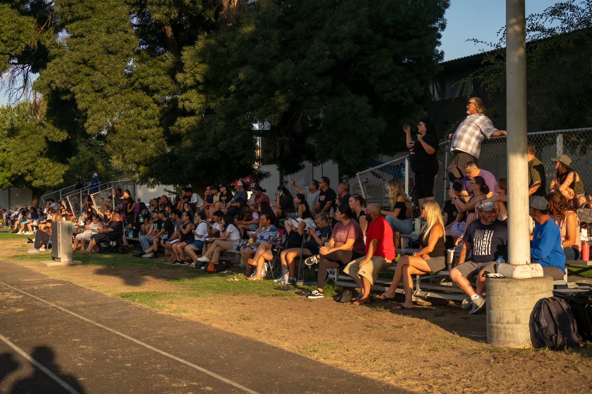 ReedleyCFB's tweet photo. What a great start to the 2023 Season. We would like to thank all our Family, Friends &amp; Supporters who came out yesterday to support the Tigers! It was a packed house for the  annual Big Brother BBQ
📸 credit: @Chris_L017 https://t.co/bKH77q35mp