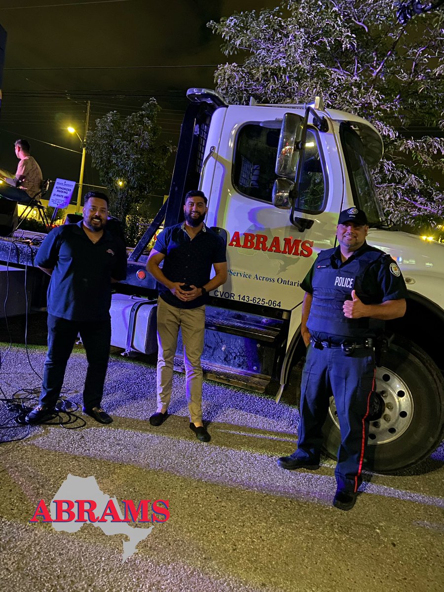Abramstowing's tweet photo. Happy Independence Day #Pakistan🇵🇰!!! Our Brampton manager Khan w/ Officer Haroon Siddiqui @officertdot at an event hosted by @CanPakNarrative sponsored by us! #Towing #Pakistani #independenceday #pakistanicanadian #Brampton #Karachi #Lahore #Toronto #Mississauga #Malton https://t.co/fd8LL9g1A5
