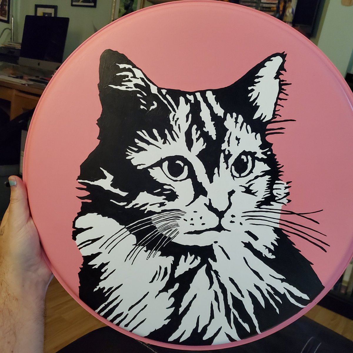 JSchlaffman's tweet photo. Very happy with this portrait of my cat, Illyana, painted on a drum head by one of my drum-heroes, the great Janet Weiss! ❤️❤️❤️
#IllyanaRasputin #TheCat https://t.co/ern0Ka0xOH