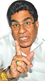 WaltersWatch's tweet image. මර්වින් සිල්වාගේ ඔලුව පරෙස්සම් කරගෙනද ඉන්නේ!

කැලණියෙන් චීනෙට පටවගන්න අමාරු වෙනවා වගෙයි!

 බෙල්ල නැති  ඒ කාලේ පාතාලෙ #Mervin 🤷.