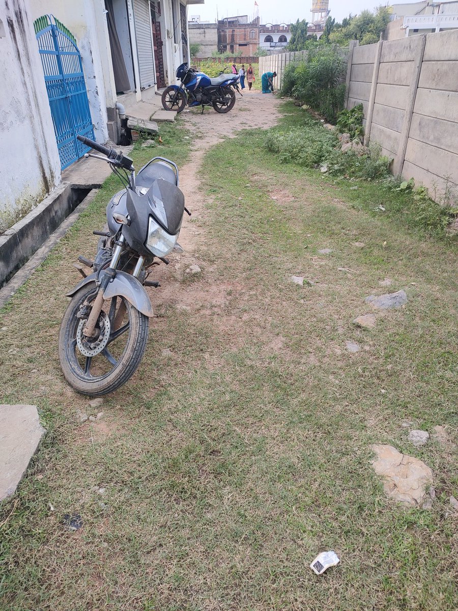 vivek0160's tweet photo. @ProjsRewa Ye aapke Rewa mai aata hai yaha ki road aur naali kab banegi kitne baar toh complaint ki gayi par kuch hua nahi .....yaha koi neta mantri ka Ghar hoga TB sb kaam hoga kya https://t.co/U3B6gMsQTj