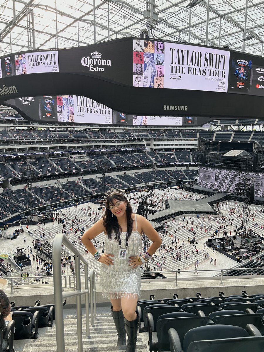 FabyolaEmma's tweet photo. I had the time of my life, with you @taylorswift13 💜💜🥹 I love you so so so so so much✨ #TSTheErasTour #LATSTheErasTour #taylorswift @taylornation13 https://t.co/8F0x5tIHMv
