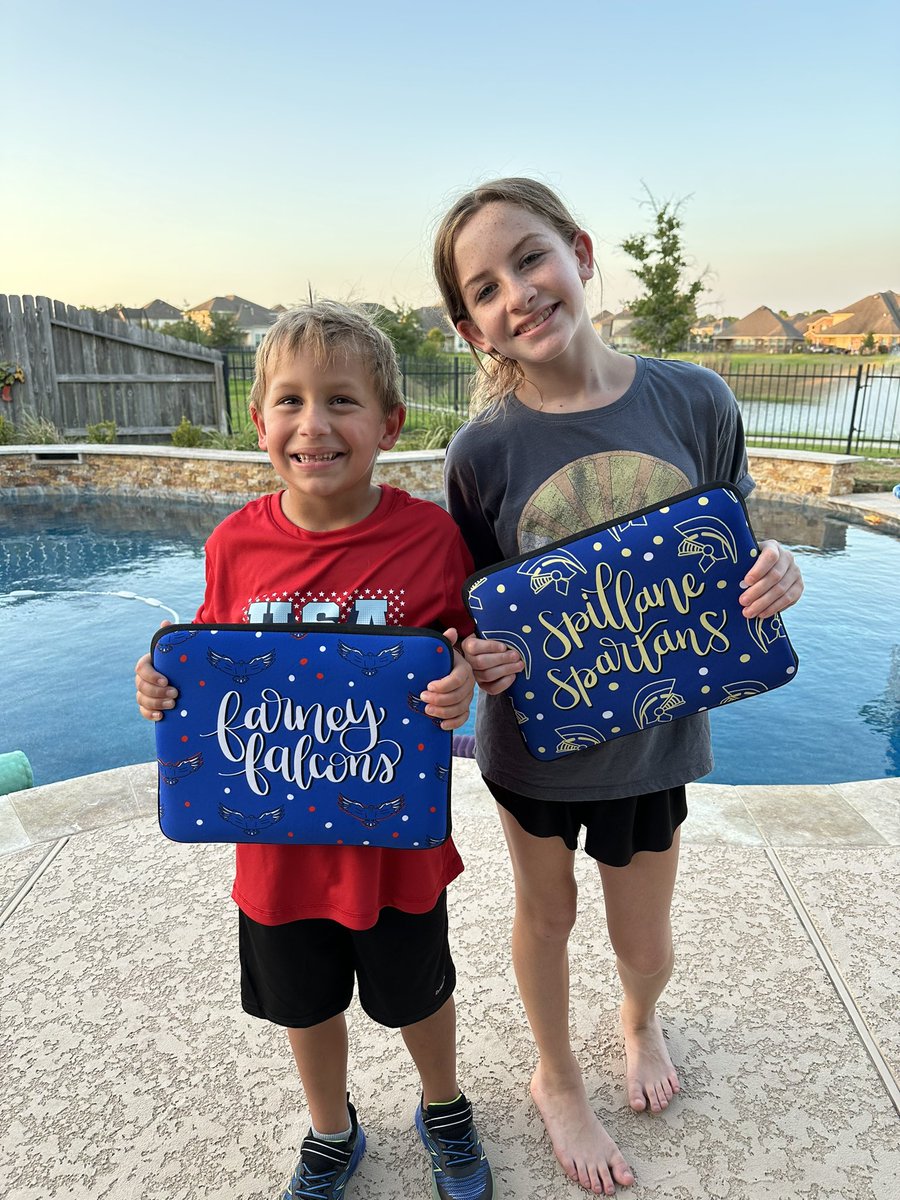 These two had a fabulous summer but they are gearing up for their new school year!  They love their new laptop sleeves!!
#showoffyoursleeve #laptopsleeve #cfisdspirit #funatfarney #spillanespartans #CFISDforAll