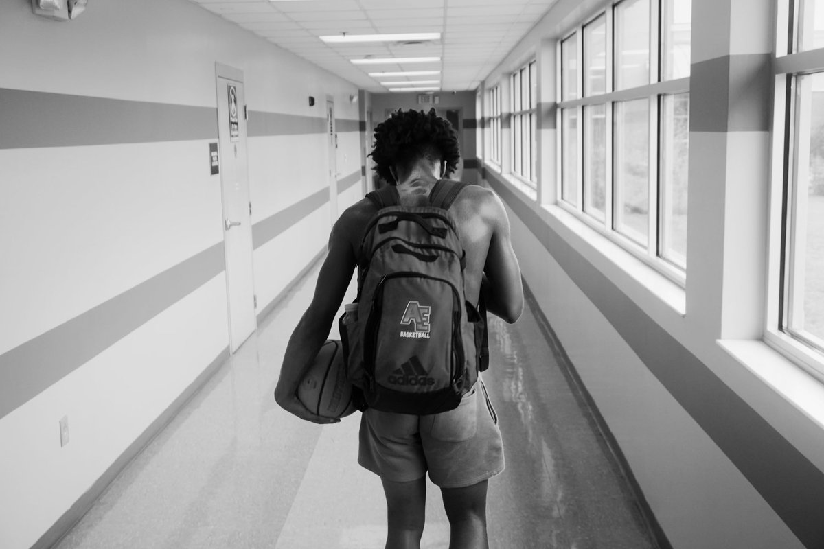 tyyricc's tweet photo. they are going to write stories about what im about to accomplish ✍🏾 https://t.co/oEJcOh4Czf