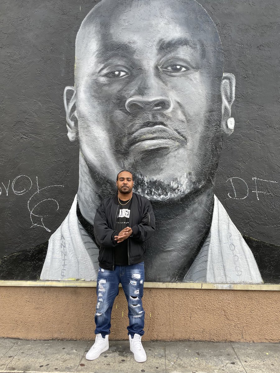 PaulTech925's tweet photo. Telegraph and 19th Oakland, Ca 8/13/23 - We coming strong 🌊 🎶📚👗👕 🎥 @smurfzville_publishing @wavexmakers https://t.co/XEoUwAeUrl