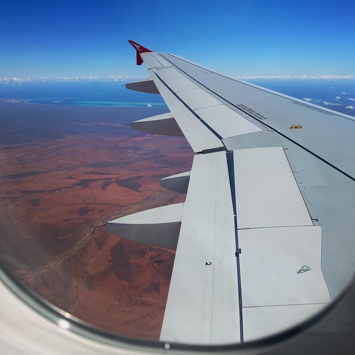 suepillans's tweet photo. And how beautiful is #Australia I love sea-ing our sunburnt country from the air on the big red kangaroo @Qantas THIS is where our seascapes meet our landscapes to create gorgeouscapes https://t.co/zMafAIxnUN 💙 #flyingscientist #nationalscienceweek https://t.co/28jVlEYycy