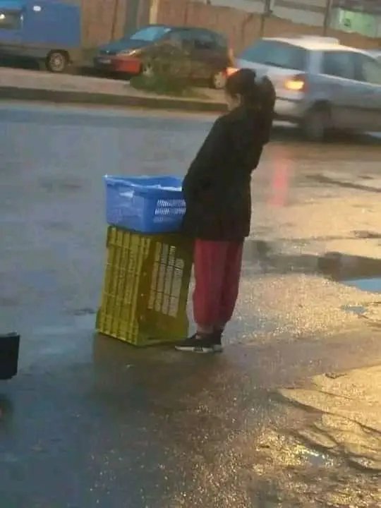 إذا مررت بهم إشتري منهم .. فخبزهم نظيف ومعدنهم أنظف وبيوتهم لم يدخلها الحرام ⁦❤️ ⁦❤️