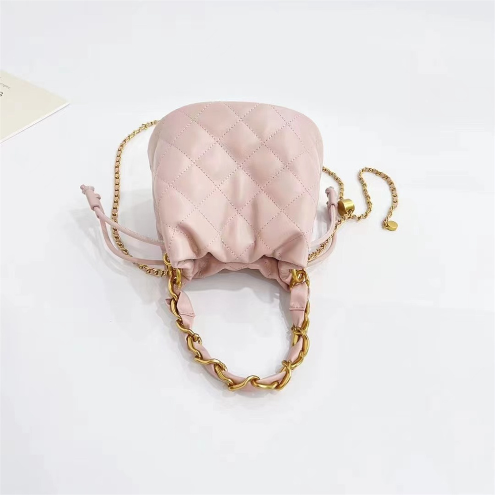 omterleather's tweet photo. Exquisite Details Fashionable Women's Bucket Bag
🩷Product size:L19 * W17 * H14 CM
💛Material:Genuine Leather
💙Can be customized:OEM / ODM / DESIGN
#fashion #leather #leatherbag #handbag #bag #fashionstyle #oem #factoryoem #crossbodybag #shoulderbag #ladybag https://t.co/2io5QP8s9e