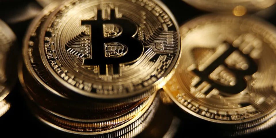 DailyCryptoPH's tweet photo. 🟢The SEC Again Delays a Bitcoin ETF. Why Such a Fund Is Likely Still Coming.

💚A plethora of firms including BlackRock have asked to launch exchange-traded funds that would track the spot price of the cryptocurrency.

#Crypto #Bitcoin #BitcoinETF #SEC https://t.co/qGlLmREVgx