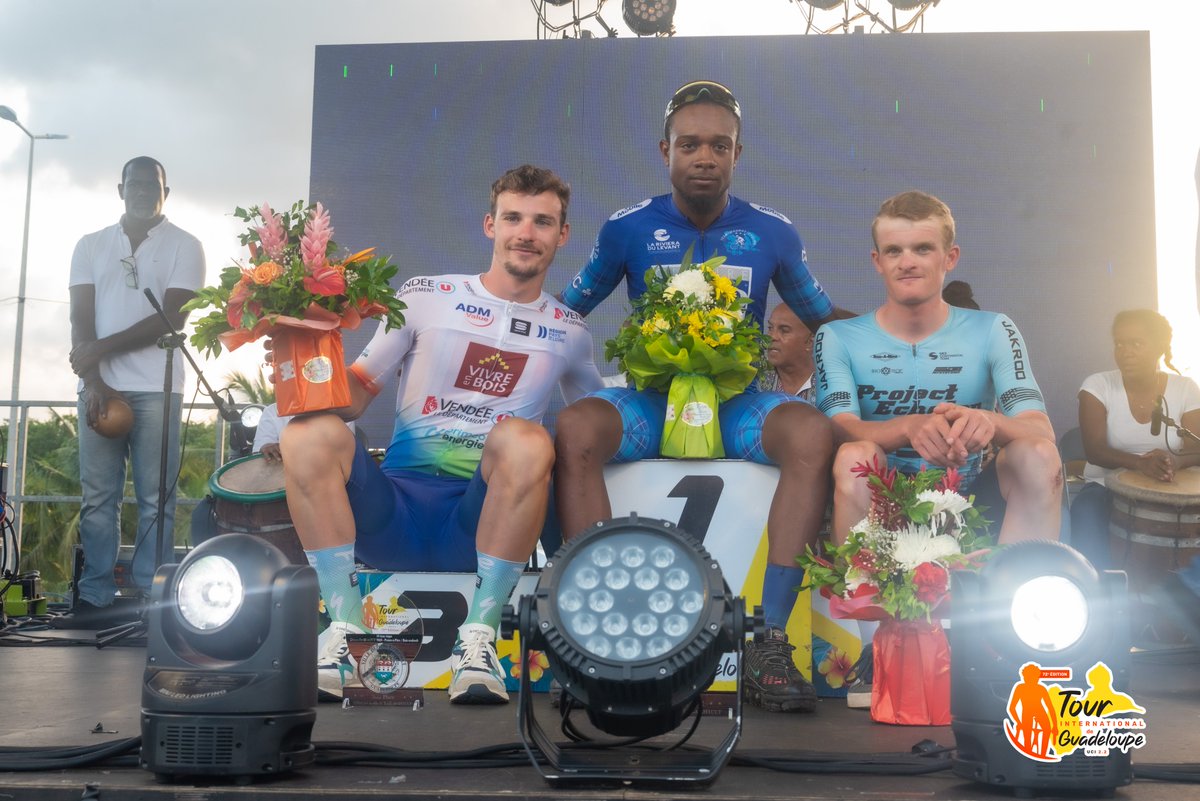 ▶ Podium de l'étape 9 : 🥇 Raphaël LAUTONE (TEAM MADRAS). 🥈 Tyler STITES (PROJECT ECHELON). 🥉 Lucas BONIFACE (@Vendee_U). 📸 Studio 2 Look. #TourGuadeloupe #Guadeloupe #vélo #cyclisme #passion #caribbean