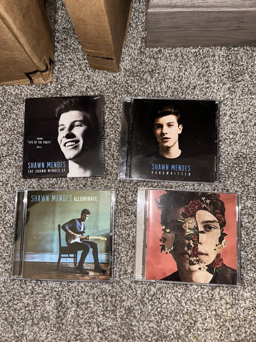 lyss_watts's tweet photo. SELLING CD BUNDLES!!!!

i have 4 Shawn Mendes cd’s 
12 5sos cd’s + live documentary
3 one direction cd’s + zayn &amp; niall
5 yearbook addition albums + this is us &amp; wwa live documentary 

please dm for prices or give an offer!! https://t.co/gKsyXgUCtC