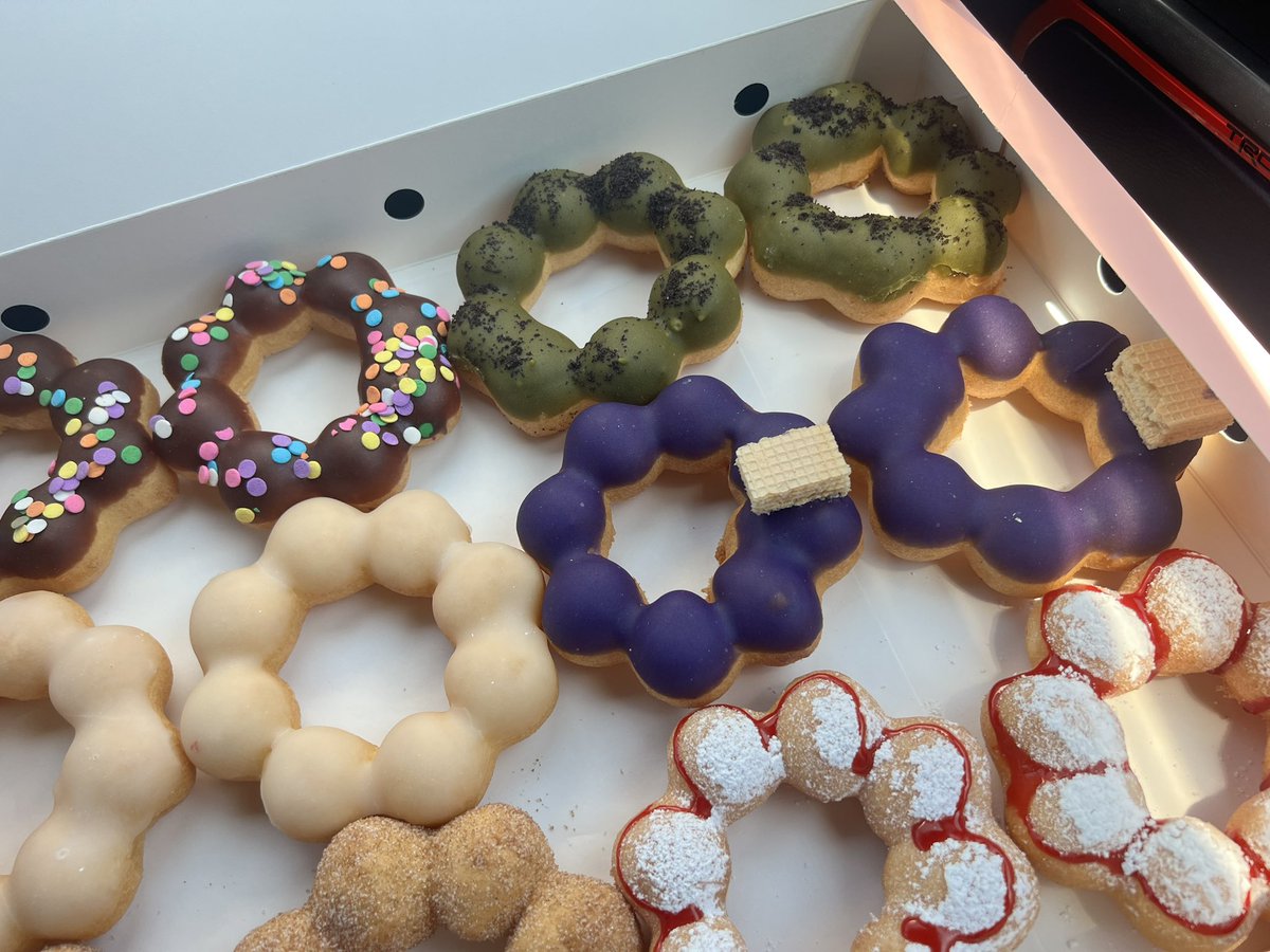 bbitesph's tweet photo. Mochinut is a haven of delectable innovation. Picture biting into a mochinut - soft, chewy, and the perfect union of donut and mochi. Amongst the captivating varieties like churros, chocolate, and funnel cake… https://t.co/D9w5TdCjFI