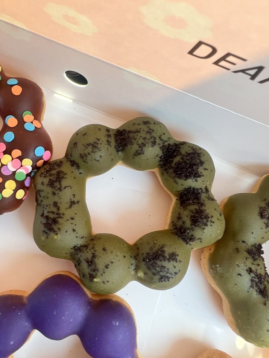 bbitesph's tweet photo. Mochinut is a haven of delectable innovation. Picture biting into a mochinut - soft, chewy, and the perfect union of donut and mochi. Amongst the captivating varieties like churros, chocolate, and funnel cake… https://t.co/D9w5TdCjFI