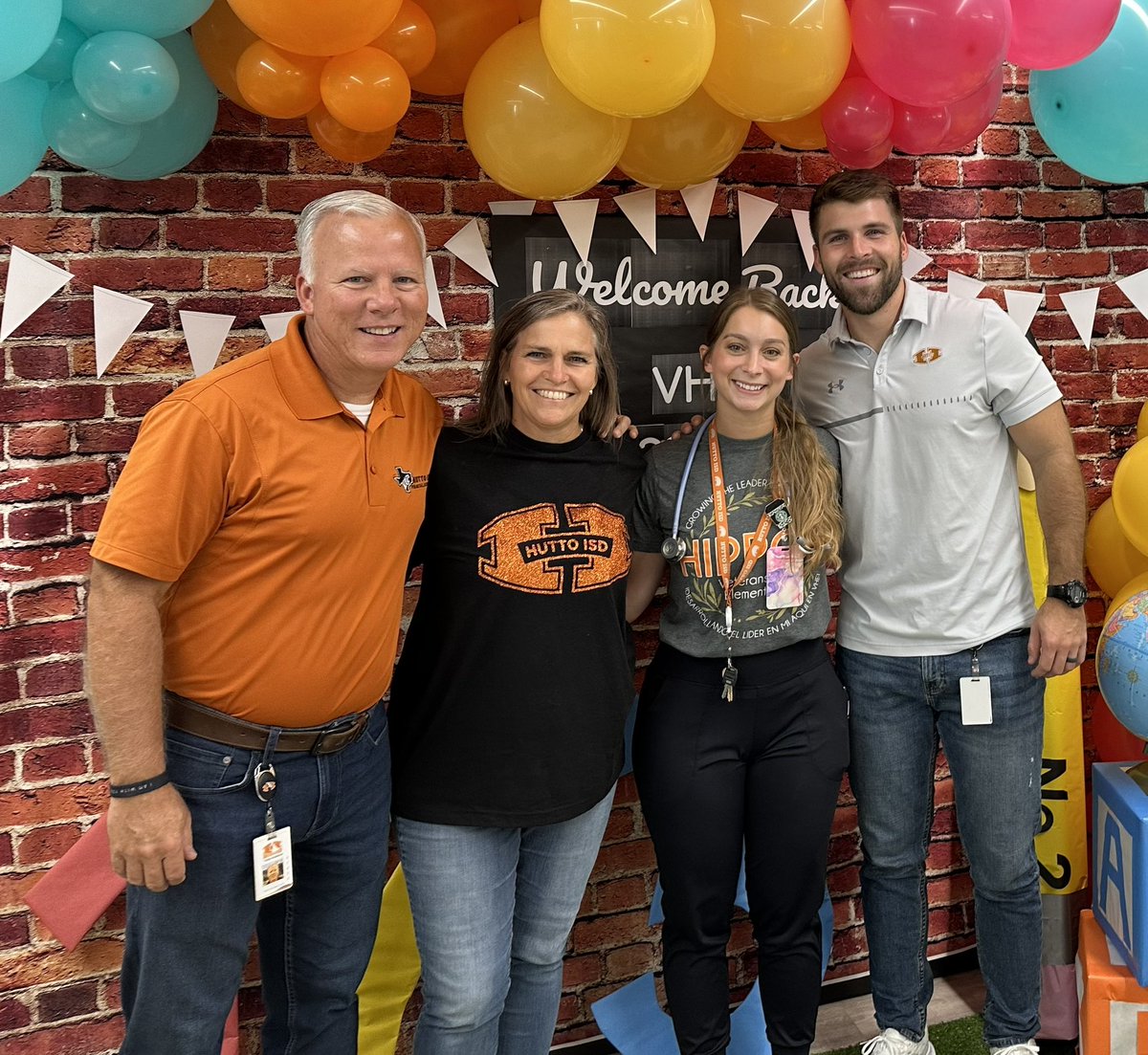 Another “first day of school” pic for team Robison!
Our years in @HuttoISD:
Me: starting #9
<a href="/HuttoKaty/">Katy Robison</a> : starting #16
Lauren: starting #2
<a href="/RobisonRyan/">Ryan Robison</a> : starting #5

#HippoNation is so special to us for so many reasons!
Let’s have a great ‘23-‘24!