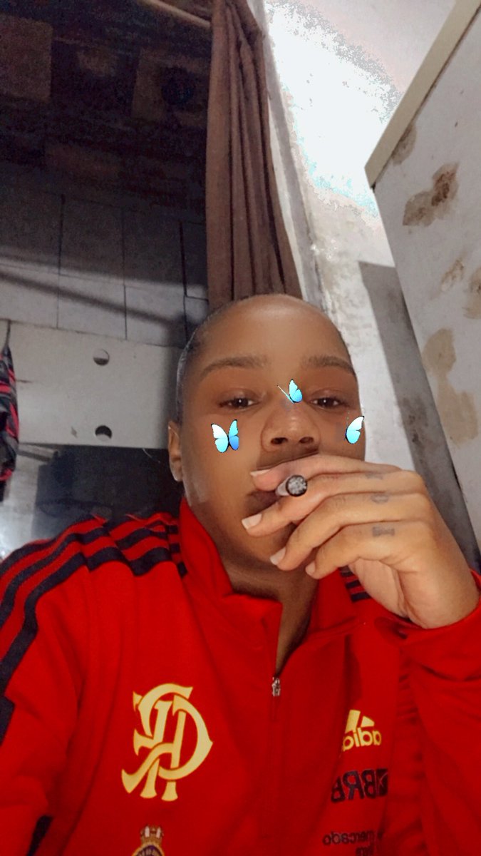 Leandra__3's tweet photo. Viver é melhor que sonhar …🎶🖕🏻🫶🏻💔 https://t.co/JG8HIj1v2o