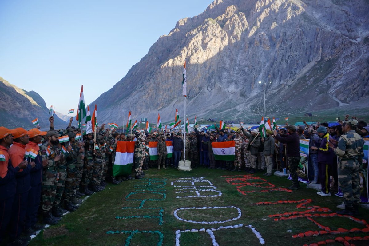 JAMMULINKS's tweet photo. SRINAGAR: Series of events were organized at the Panchtarni Base Camp of Shri Amarnathji Yatra as part of the nationwide "Meri Maati Mera Desh" campaign. The atmosphere at an altitude of over 12,000 feet resonated with patriotic fervor and encapsulated the spirit of unity.

Read more at: https://t.co/CBpEMXx2bC