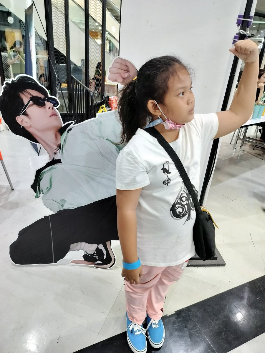 Ptamp1's tweet photo. รีวิว3งาน อยากบอกงานดีมาก รูปสวย อาร์ตเวิร์คดี งานสนุกมาก ได้ฟังคุณก้อยเล่าประสบการณ์ ได้ร่วมลุ้นของมากมาย ขอบคุณคุณก้อยที่จัดกิจกรรมดีๆแบบนี้ จะติดตามกิจกรรมและไปร่วมงานต่อไปของคุณก้อย เป็นกำลังใจให้ค่ะ
ปล.เด็กน้อยชอบงานคุณก้อยมากเลย
#WYBLimitedEdition
#OneandOnlyPavalaiEdition https://t.co/KEPnMEkT4s