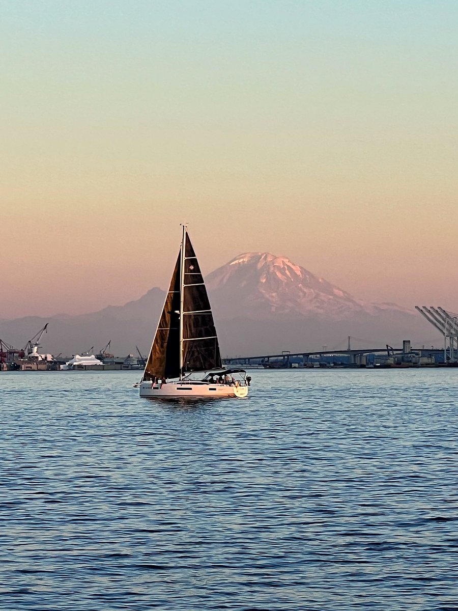 jordy_tropp's tweet photo. Seattle Sailing Sunday… https://t.co/AiPwHL9Owf