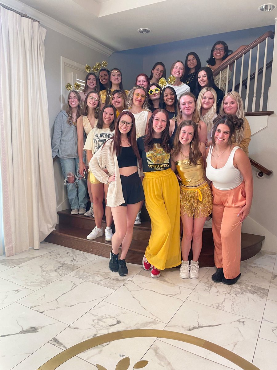 northtexasdg's tweet photo. PREP WEEK DAY 2!! Our sisterhood is GOLDEN!! 🌟☀️💫💛

Recruitment is coming up SO FAST!! We can’t wait to meet you MC ‘23 🫶🤍⚓️ #northtexasdg #godg #deltagamm #deegee #dg #gogreek https://t.co/sCpUPaG9Pu