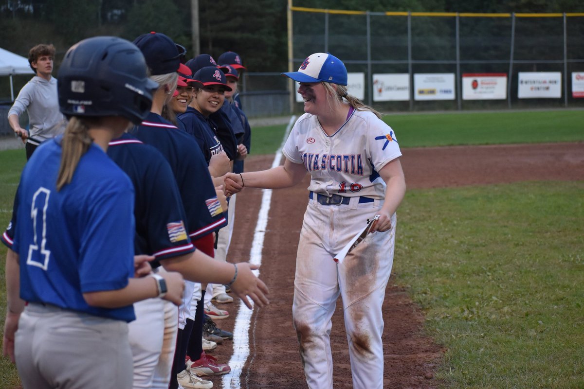 21UWomenInv23's tweet photo. And that's a wrap!

Congrats to @BaseballOntario for winning the🥇medal over @baseballquebec

Thanks to all of the players, coaches, umpires, officials, field staff, host committee, sponsors &amp; volunteers who made this weekend fantastic‼️ https://t.co/7xN7UcAoR4