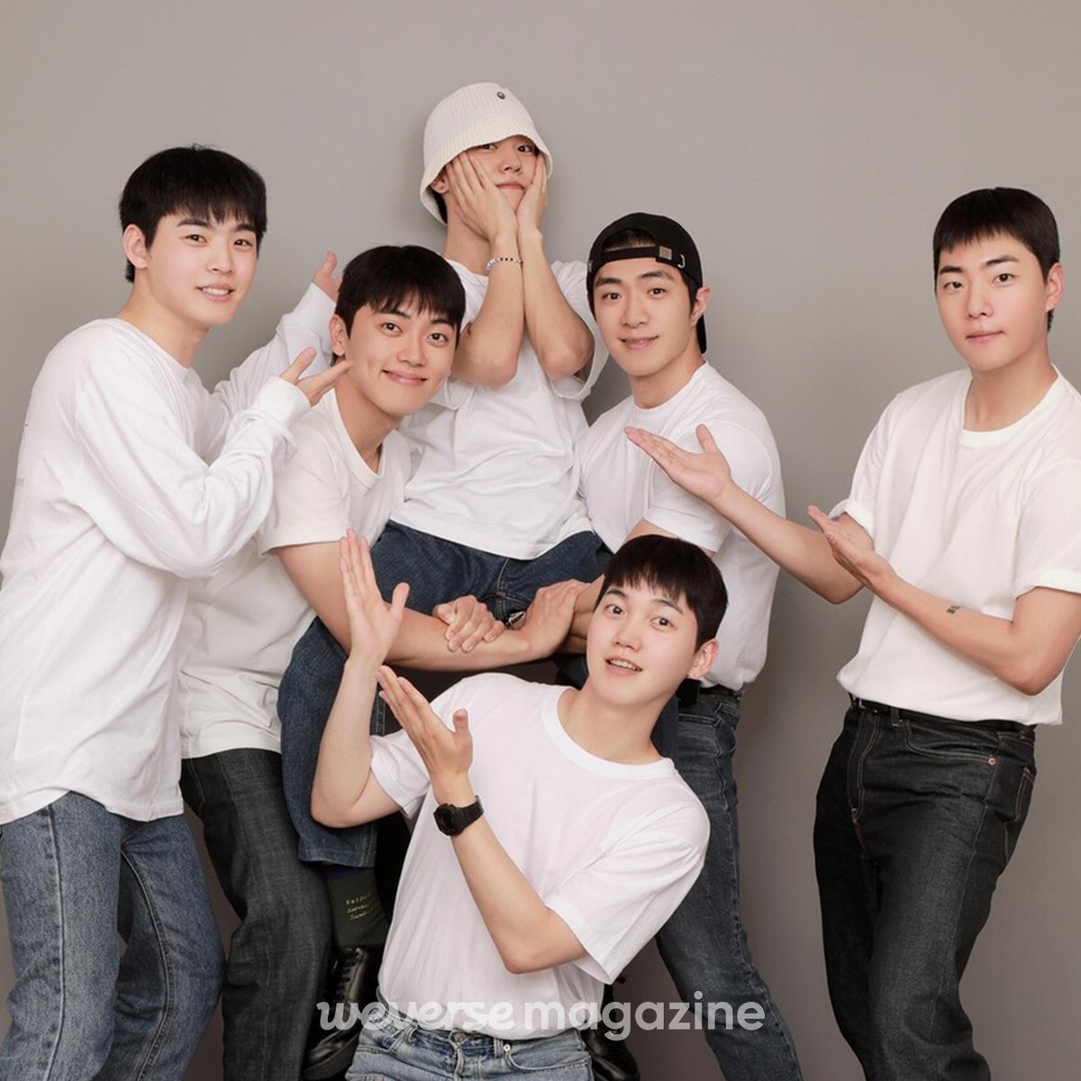 [위버스 매거진] 유의 ‘곰신’ 생활
‘곰신’에서 ‘꽃신’까지, 유의 온앤오프 전역 기다리기

더 자세한 내용은 위버스 매거진에서 확인하세요! 

KOR: bit.ly/3OsF1nP
ENG: bit.ly/3OQ4Rm3
JPN: bit.ly/3s9nGZG

#위버스 #Weverse 
#위버스매거진 #Weverse_Magazine