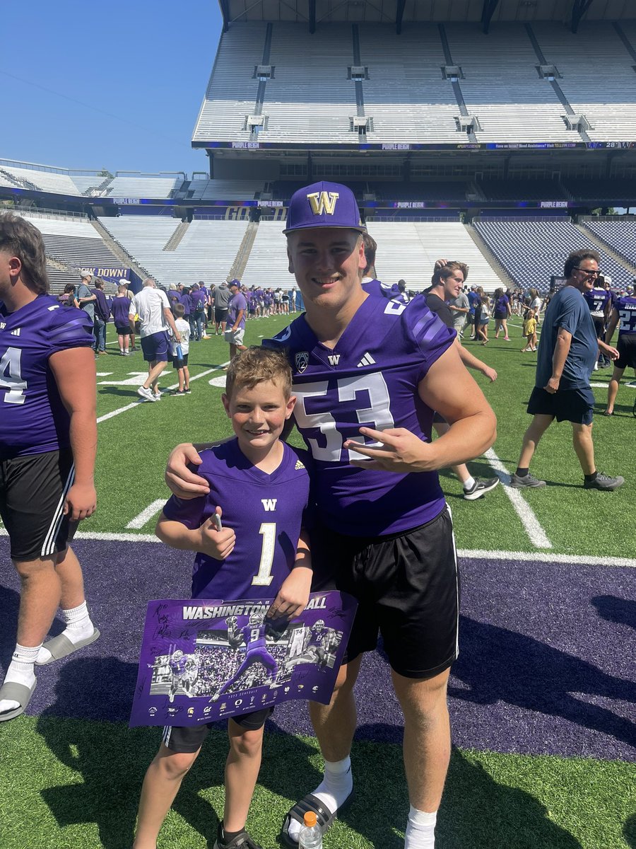Incredible moment watching my alma mater practice today! Seeing a former player <a href="/LishernessLogan/">Logan Lisherness</a> back in action brought back memories. My son (the ball boy) was excited to see his Hornet idol on the field again.