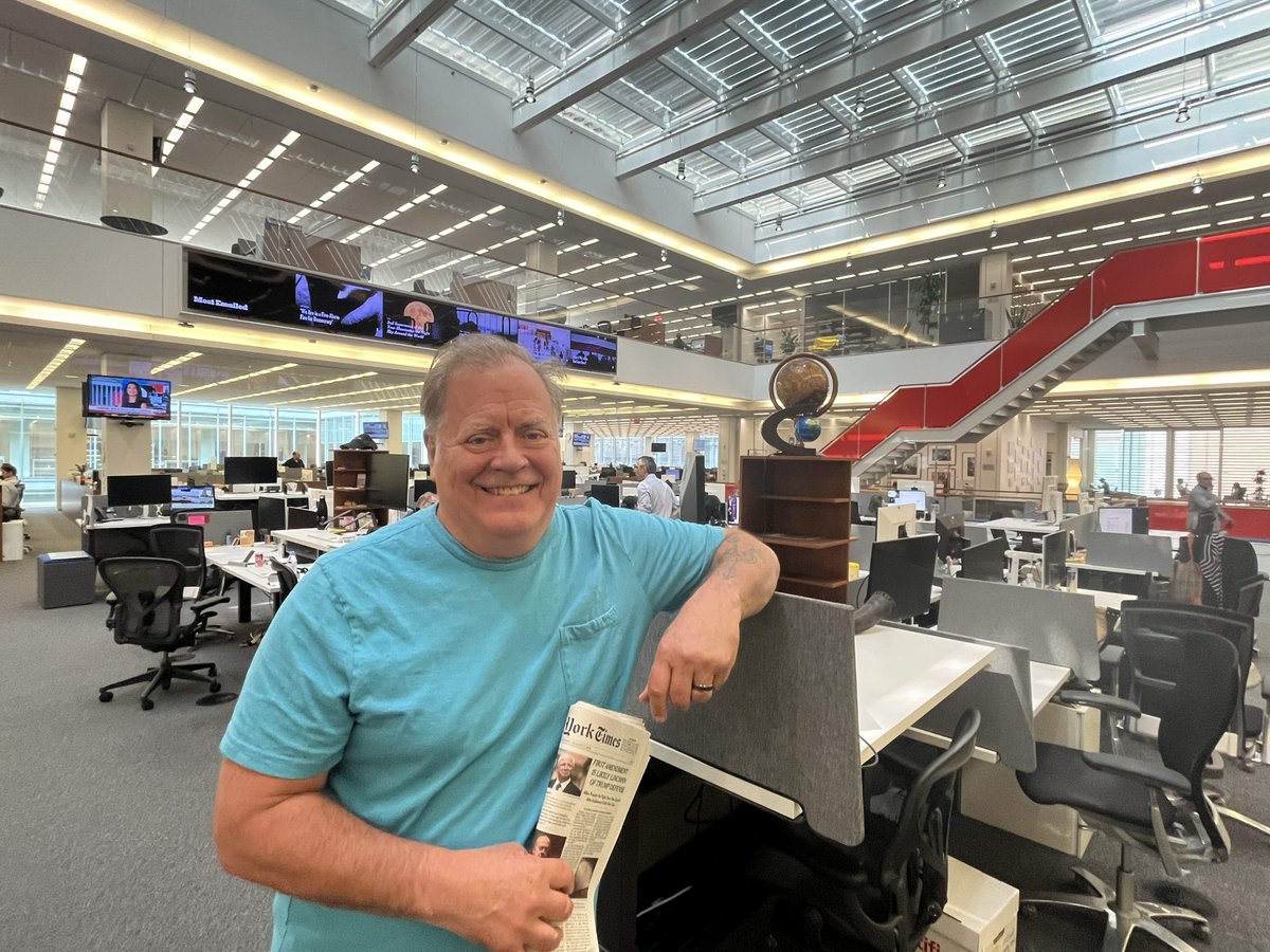 tksajeev's tweet photo. “LEADERSHIP AT THE NEW YORK TIMES UNDERSTANDS THE VALUE OF GREAT DESIGN”         Tom Jolly, the Associate Masthead Editor for Print of The New York Times, describes the secret behind the innovative and engaging design of The New York Times
https://t.co/wF3Z5D7BTW https://t.co/UefK95qPFk