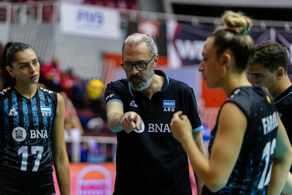 Gran inicio de ciclo para Daniel Castellani: en su primer torneo oficial con Las Panteras, el excapitán y exentrenador de la Selección masculina consiguió llevar a la Albiceleste a lo más alto del podio de la Copa Panamericana