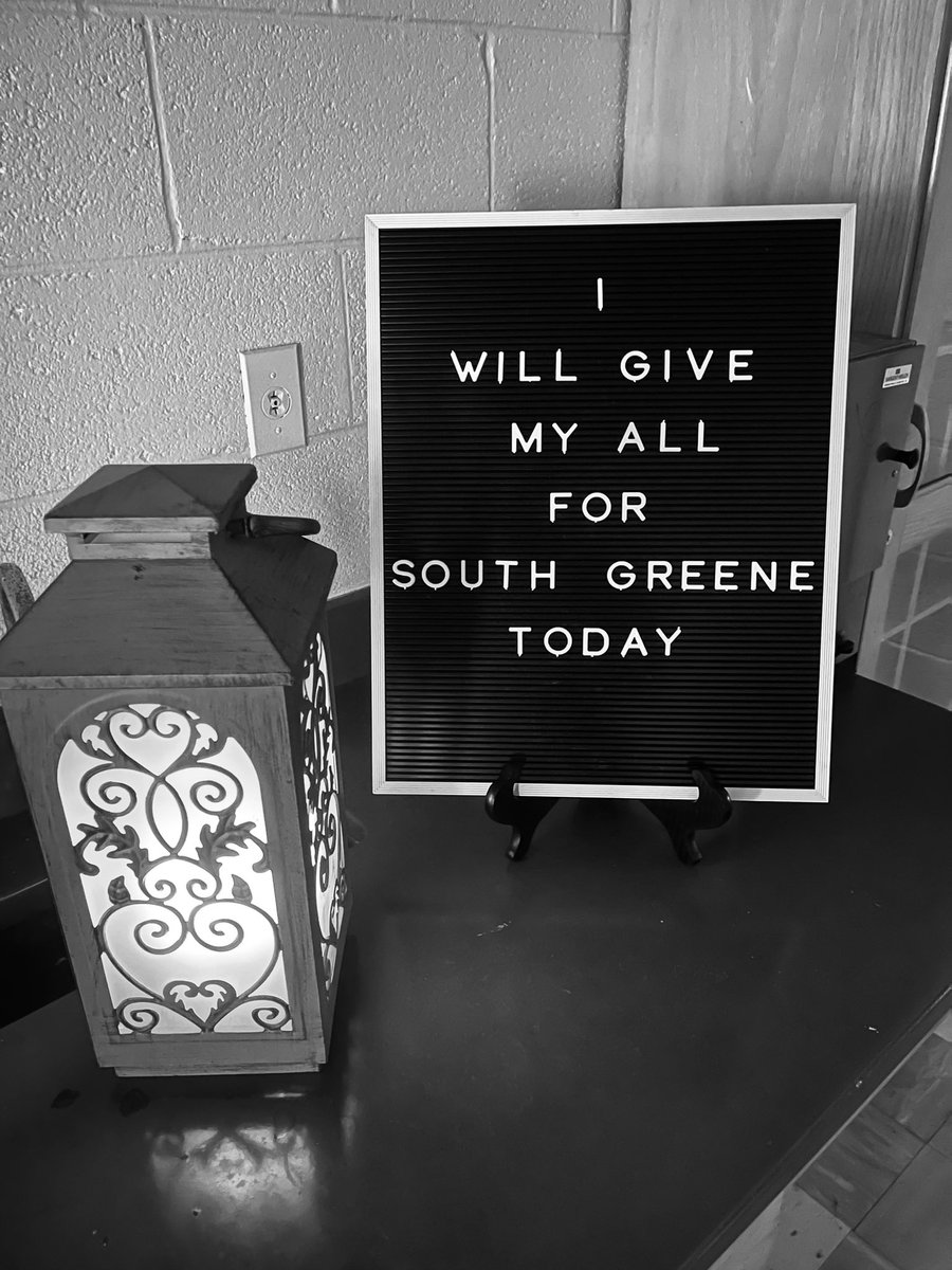 ATurnerScience's tweet photo. South Greene Chemistry and Physics classes survived the zombie apocalypse by using dimensional analysis on Friday https://t.co/WvZc5jiFfi