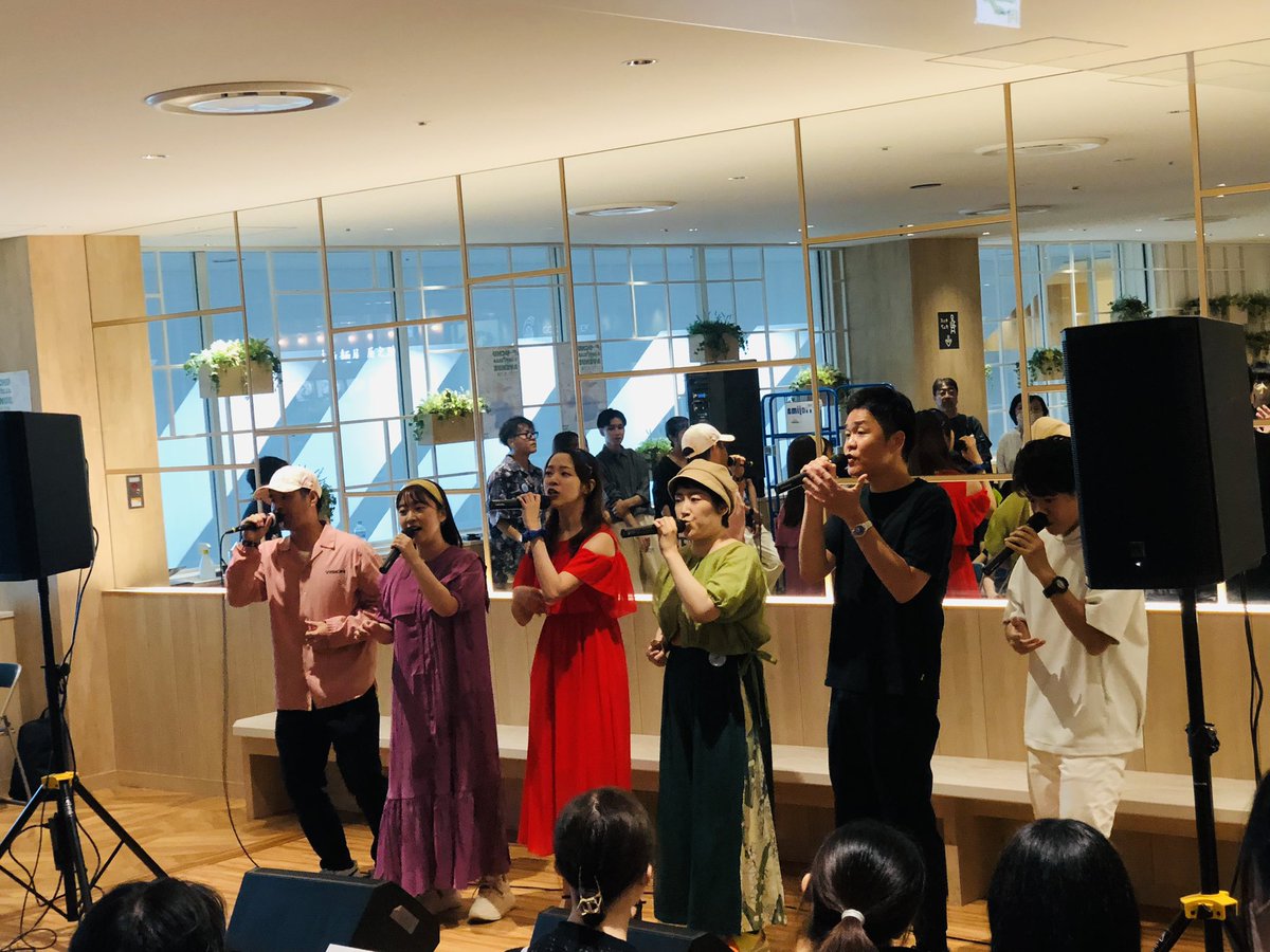 同じBBPの新戦隊のデビュー戦を見届けてきた🦸
9人組のアイドルユニット⛄️を6人で背負うべく、女性陣は1人2色を纏っているらしい。並々ならぬ覚悟のようなものが伝わってくるな。

このカラフルさには何か通じるものを感じる再び共に戦える日を楽しみにしているぞ🦸⛄️
#ふちゅアカ2023 #ふちゅアカ