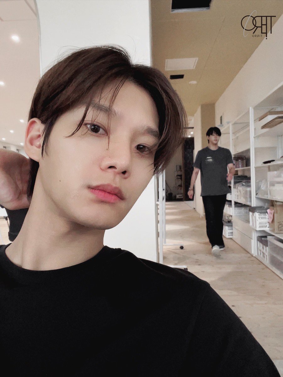 orbit5_ofcl's tweet photo. アース皆んな台風気をつけてください
元気よく明後日会いましょう！

#YOONDONG 
#ORβIT 
#EαRTH https://t.co/wfBjvZyTxt