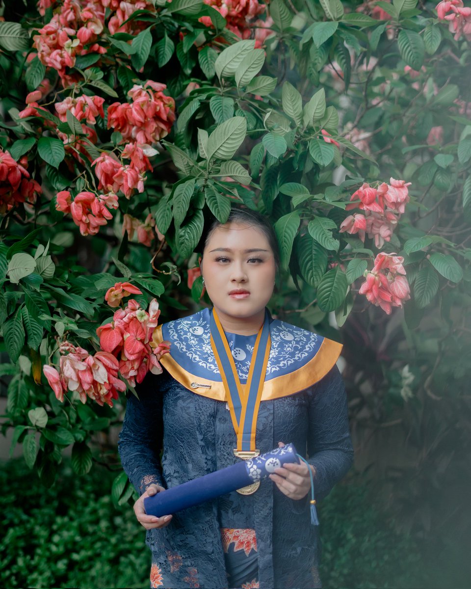 Lagi mau memperbanyak portofolio foto wisuda. Kalo dalam waktu dekat ada yg berencana untuk foto wisuda boleh DM ya. Gratis untuk 5 slot 😁