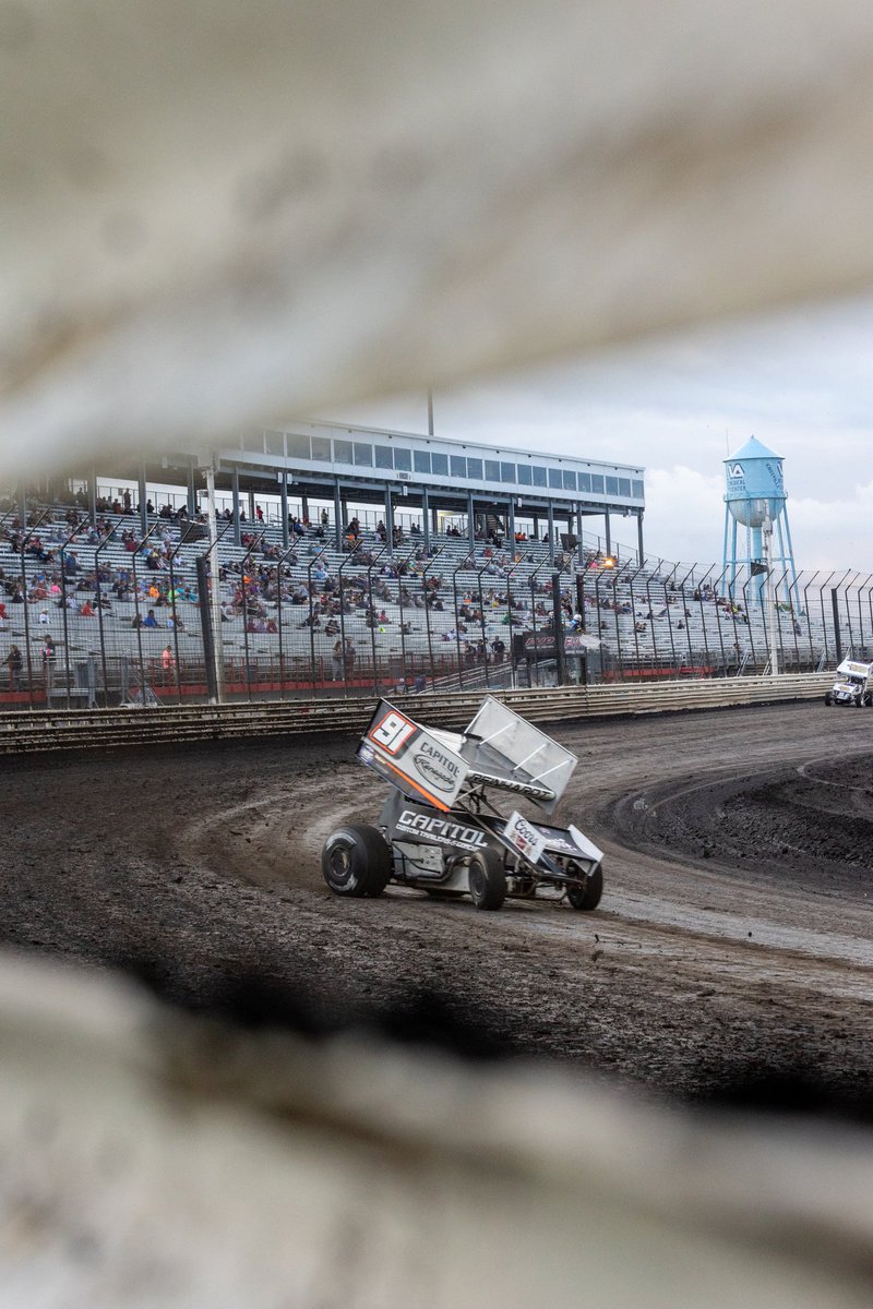 42photographer's tweet photo. A little behind but here are some images of the Capitani Classic last Sunday before the rain moved in.
.
.
.
#Studio42 #Studio42RacingPhotos #sprintcar #sprintcars #sprintcarracing #sprintcarlife #dirttrack #dirttrackracing๐ #dirtracing #KnoxvilleRaceway #KnoxvilleNationals https://t.co/Tz40EDoF0P