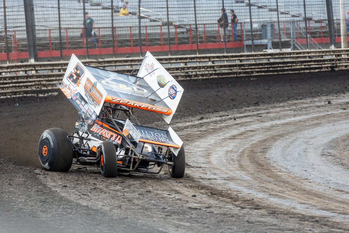42photographer's tweet photo. A little behind but here are some images of the Capitani Classic last Sunday before the rain moved in.
.
.
.
#Studio42 #Studio42RacingPhotos #sprintcar #sprintcars #sprintcarracing #sprintcarlife #dirttrack #dirttrackracing๐ #dirtracing #KnoxvilleRaceway #KnoxvilleNationals https://t.co/Tz40EDoF0P