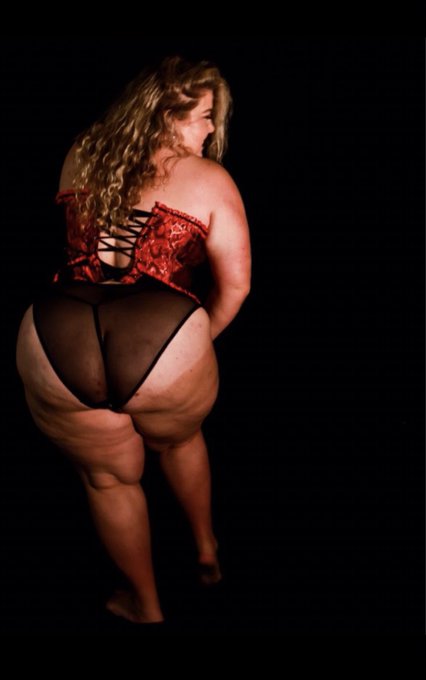 🍑 Monday BUMday🍑  What would you??  A) Spank it 👋  B) Worship it 🤲  C) Kiss it 💋  D) Bury your face in