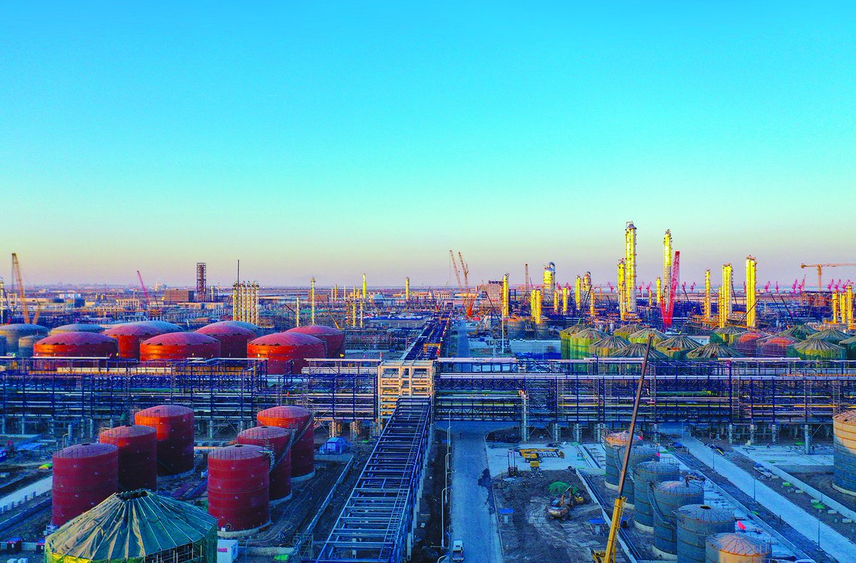 SinopecRussia's tweet photo. #SINOPEC и INEOS подписали соглашение о создании совместного предприятия с разделением долей 50/50 для совместной эксплуатации проекта этиленового комплекса Tianjin Nangang мощностью 1,2 млн. тонн в год. Проект планируется ввести в коммерческую эксплуатацию в апреле 2024 года. https://t.co/zSl2BJk6W6
